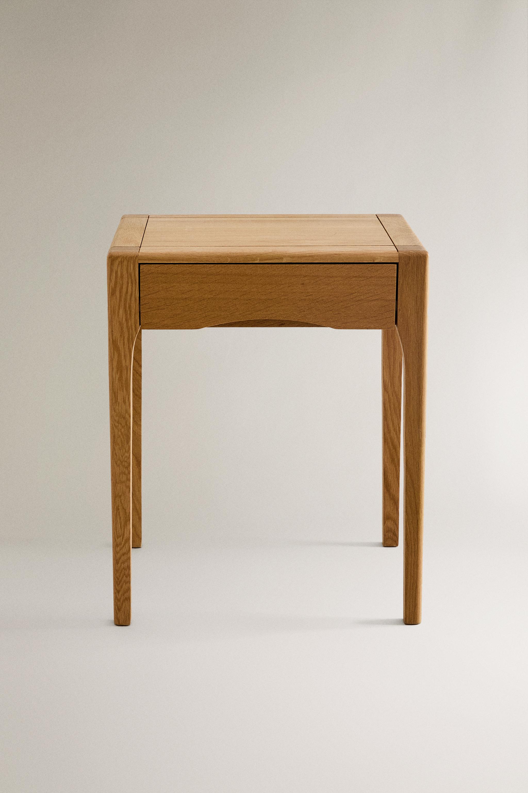 OAK BEDSIDE TABLE WITH DRAWER